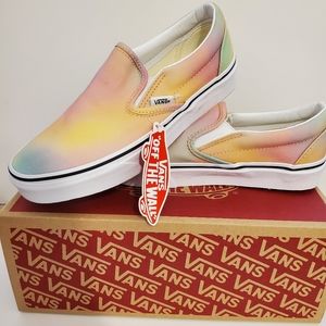 NWT Vans Classic Women's Slip On Shoes Size 7